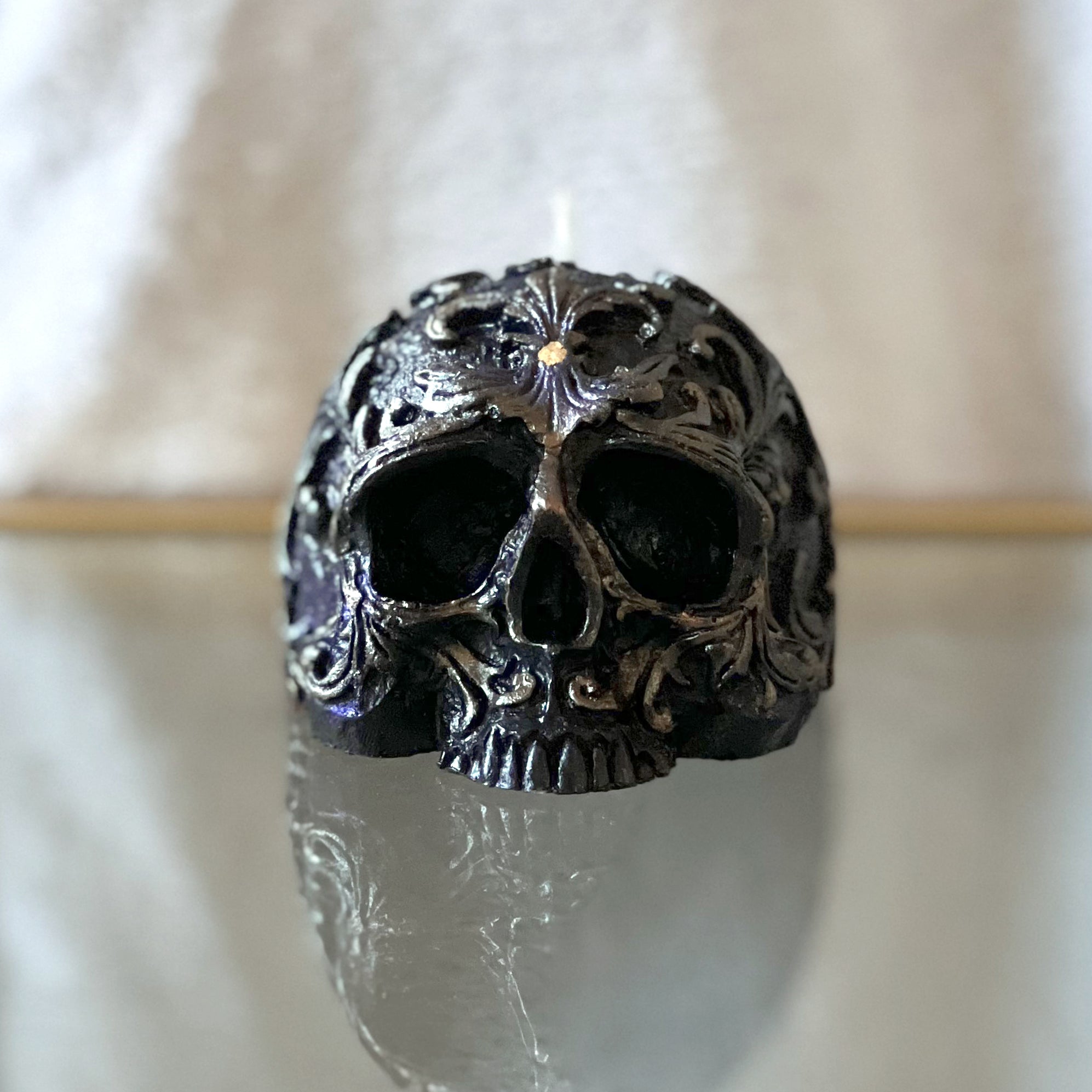 Holo Skull Candle
