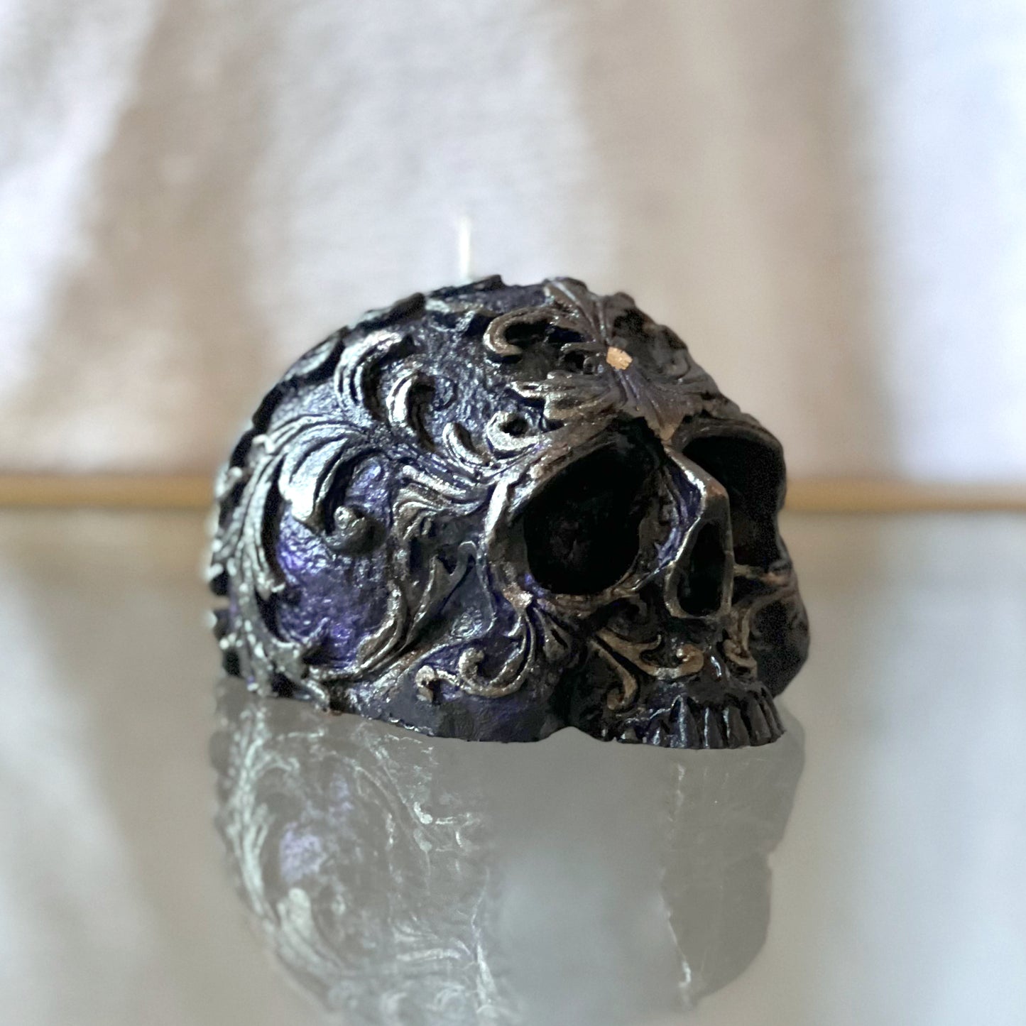 Holo Skull Candle